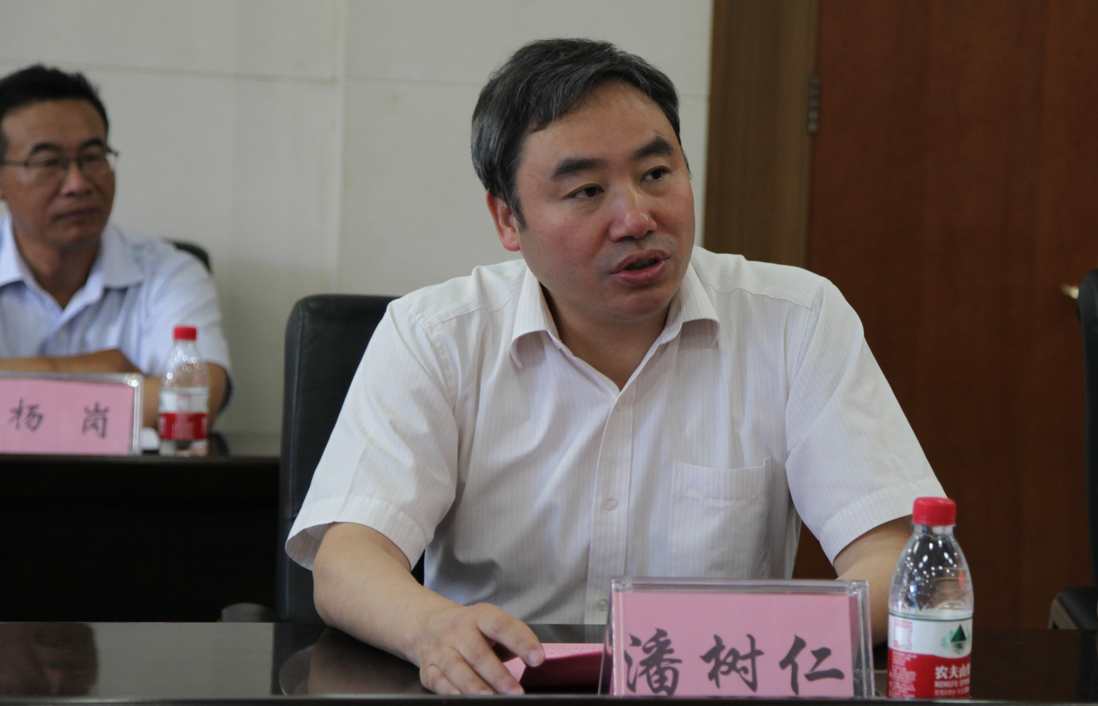 龙尊娱乐场